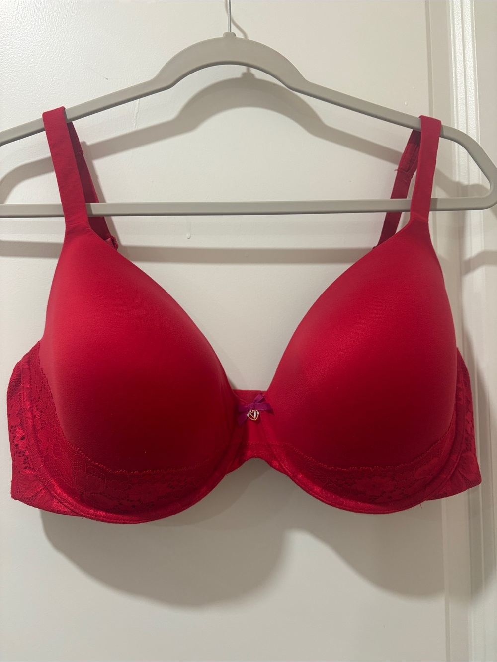 Victoria's Secret Red Lace-Trim Push-Up Bra. No tag but in really good condition